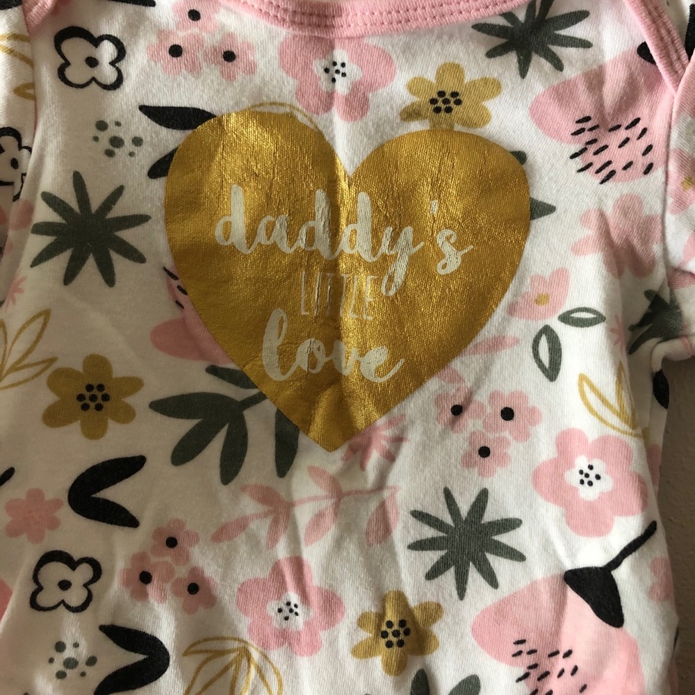 Baby Girl 2 piece “Daddy’s Little Love” - Picture 2 of 5